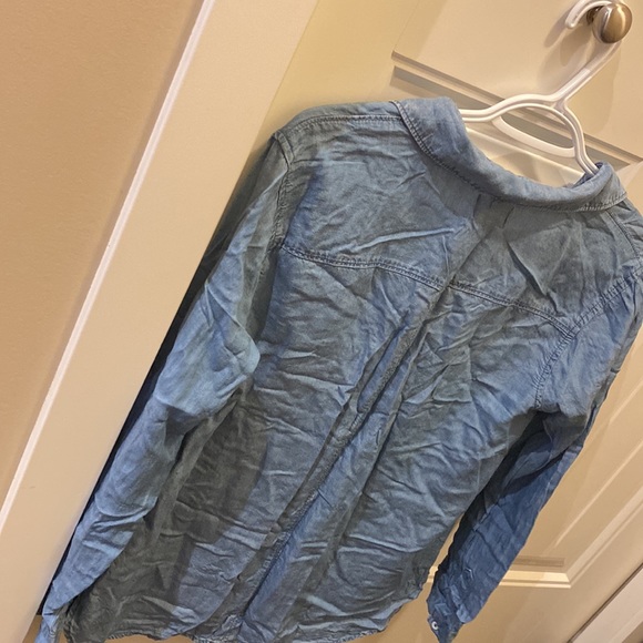 Old navy jean blouse - Picture 3 of 3